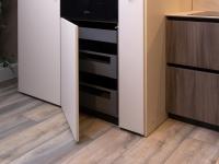 Base unit with pull-out drawers and baskets equipped with telescopic slides