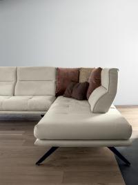 Maurice sofa with adjustable backrest and armrests with closed backrest
