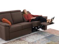 The relaxing function, with swivel action on the seat and backrest