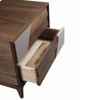 The drawers inside is made of ash-wood
