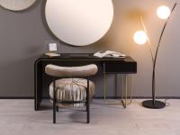 Ophelia lamp in the floor-standing version, ideal to decorate a homeoffice corner or make-up counter