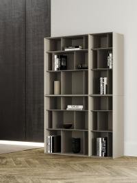Lacquered bookcase with metal book dividers Maddie, in the colour titanium. This is configuration 6 (cm 120 d.35 h.190) composed of two A modules and two B modules