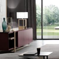 Apotema has a modern design with its coloured lacquer frontal panels