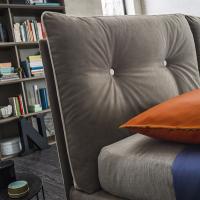 Tufted upholtered cushions with contrasting buttons