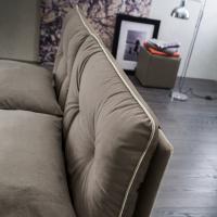 Tufted upholtered cushions with contrasting border
