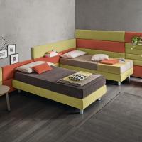 the sommier bed has feet with wheels to ensure a correct movement and to ease the displacement