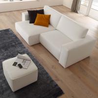 Attitude square pouffe in white fabric, paired with the Attitude sofa