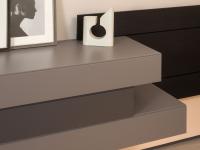 Overfly bedroom set - hanging drawers placed in a staggered position