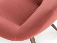 Detail of the upholstered seat thickness