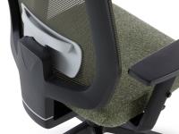 Detail of the manually height-adjustable lumbar support of the Elon office chair