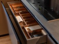 Drawers can be equipped with accessories to keep everything in perfect order