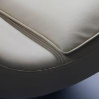 Bella & Brava chair - detail of the stitching
