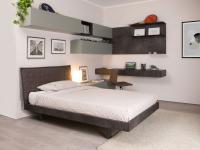 Marlin Nordic-style wooden bed with quilted hood in a bedroom with elements from the Plan collection