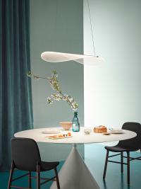 Diphy leaf-shaped modern chandelier by Linea Light