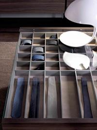 Grid with excellent storage capacity, perfect for stylishly organising everyday accessories