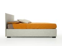 Space-saving double bed: side proportions and reduced volume of the 5 cm thick headboard