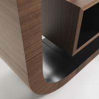 Detail of the bent corner and the Canaletto walnut finish