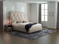 Olivier upholstered bed with two-tone Nuvola leather cover in Canapa colour and Vegas Perla velvet colour