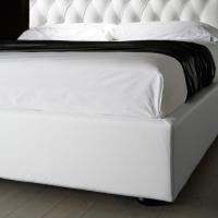 Lione bed can be chosen with 3 different bed frames - with smooth surface 