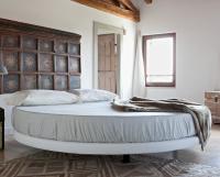 Record Bed in a sommier version without bedframe