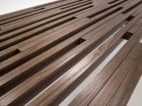 Detail of the top made up by wooden slats