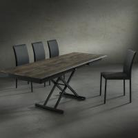 Tavolino trasformabile in tavolo da pranzo Cris con piano in nobilitato HPL old wood e struttura in metallo grigio antracite aperto