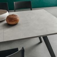 Detail of the 2 cm thick top in HPL melamine 