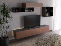 Fly TV cabinet with ceramic stone top - structure and fronts in caramel knotty oak, top in Laminam ceramic in matt noir desir, matche to open compartmetns in brown matt lacquer