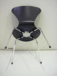 Jacobsen Seven design chair - Detail of the seat bottom