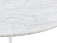 Detail of the veining on the marble top 