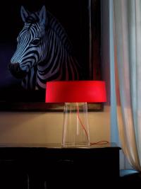 Lampada da tavolo in vetro rosso Glam con filo colorato