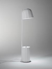 Lampada Novia in metallo bianco opaco nella versione da tavolo