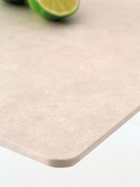 A close up of the ceramic top with rounded corners