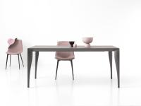 Mistral rectangular table with sabre legs