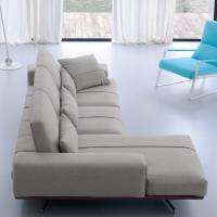Sliding backrest is available also on the chaise longue