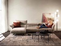 Exeter sofa with chaise longue and independetly adjustable headrests