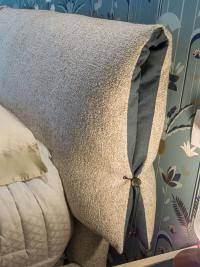 Detail of the two-tone headboard cover in Dorian fabric and microfibre in colour octane - photo sent by a client