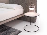 Heliodoro Bedside table with a closed metal base and a polished gold Calacatta marble top