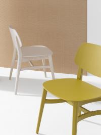 Sedia di design in legno Chloe ideale da abbinare agli altri complementi della collezione