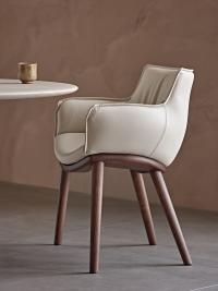 Rhonda faux-leather chair with armrests by Cattelan in the version with wooden structure