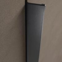Detail of the practical metal handle available in a wide range of matt or metallic colours