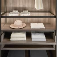 Functional surface areas for organising your clothes