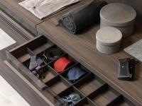 Practical charcoal laminate dividers to organise at best the inside of the walk-in wardrobe