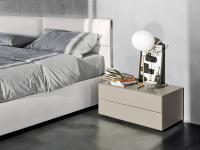 California 2-drawer bedside table h.30 cm, versatile and available in various finishes and shades