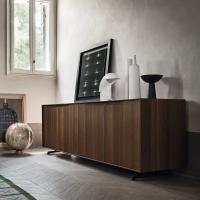 Maine sideboard with thermo-treated oak structure and shaped metal feet