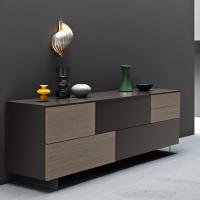 Georgia sideboard with structure matching the cm 2 thick fronts, and transparent methacrylate feet