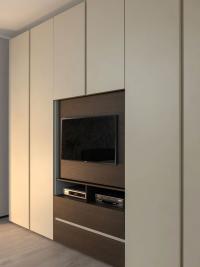 Option to create a contrast between the doors and the TV Panel and drawers - giving a modern, two-tone effect