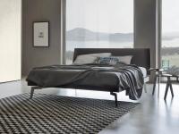 Illinois double bed with wooden bed frame, upholstered headboard and metal feet