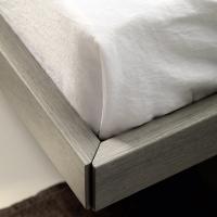 Detail of the 45° cut on the bed-frame sides