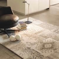 Capri rug with a patchwork effect 